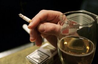 Το αλκοόλ και το κάπνισμα είναι οι αιτίες ενεργοποίησης του ιού των ανθρώπινων θηλωμάτων